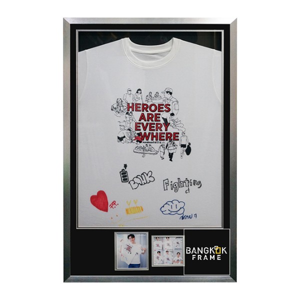 กรอบรูปโชว์เสื้อที่ระลึก